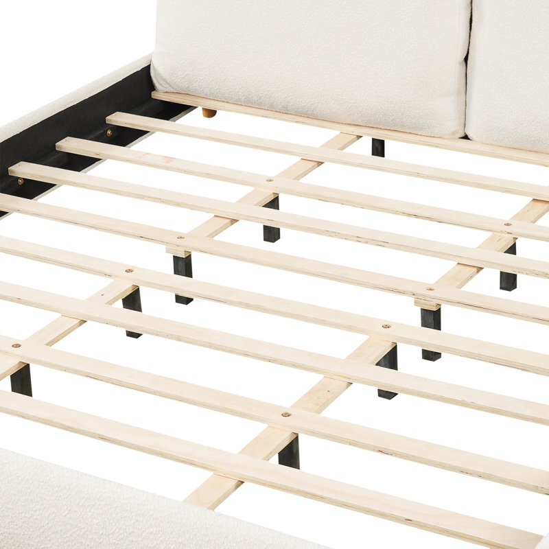 Lit plateforme tapissier avec deux coussins amovibles Boucle, Très grand lit, Blanc