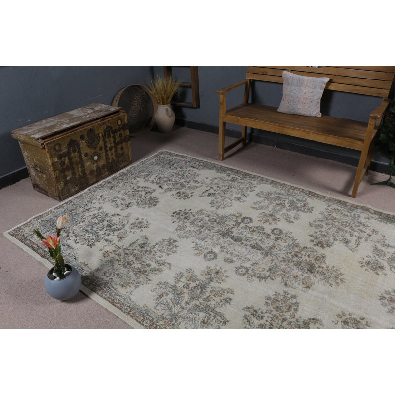 Large Beige Turkish Rug Ideal For Enhancing The Look Of Your Living Room Or Bedroom