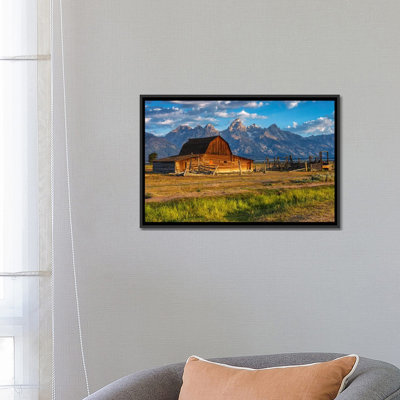 " Moulton Barn " by Sergio Lanza