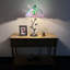 Lampe de table Meryem avec vitrail mauve et feuilles vertes incluses Ampoules DEL H 24 po x l 14 po x P 14 po