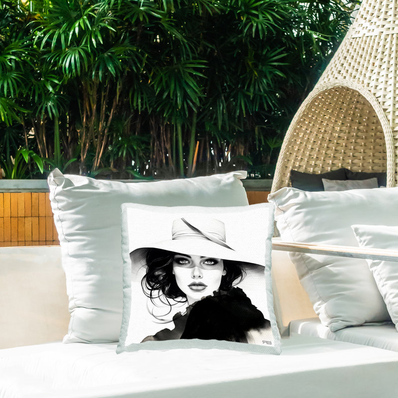 Coussin d'extérieur tendance Trendy Fierce Woman par RB