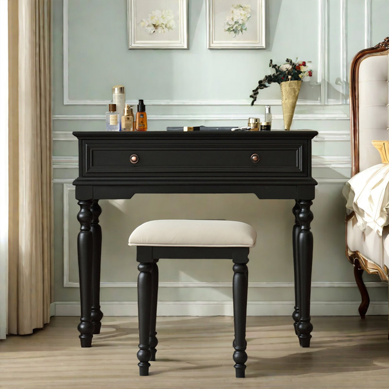 Ailanie Vanity, Black