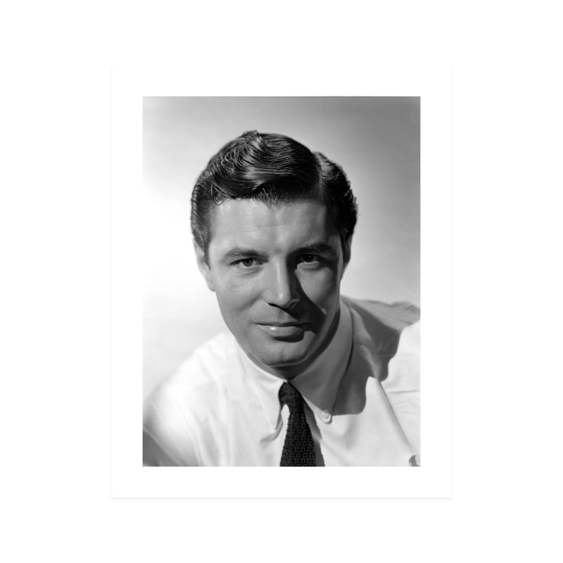 Portrait de James Craig souriant - photographie sans cadre, H 10 po x l 8 po