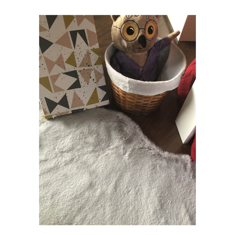 Tapis blanc en polyester tissé à la machine 2 pi 4 po x 5 pi 11 po Ottoser