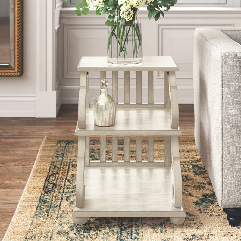 Table de bout avec 2 tablettes Huntingdon Scroll , Blanc antique