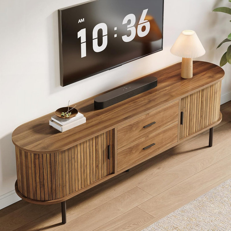 Meuble télé Mid-Century cannelé avec portes coulissantes pour le salon