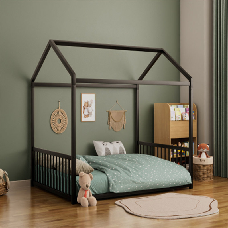 Structure de lit pleine grandeur en métal de style Montessori, en forme de maison avec barrières de sécurité verticales pour enfants et tout-petits, facile à assembler, sans lattes, noir