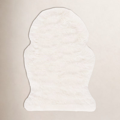 Mera White Handmade Sheepskin Rug