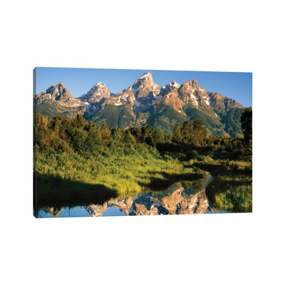 États-Unis, Wyoming, parc national de Grand Teton. Grand Tetons Reflect in Snake River par Jaynes Gallery - Photographie sur toile tendue