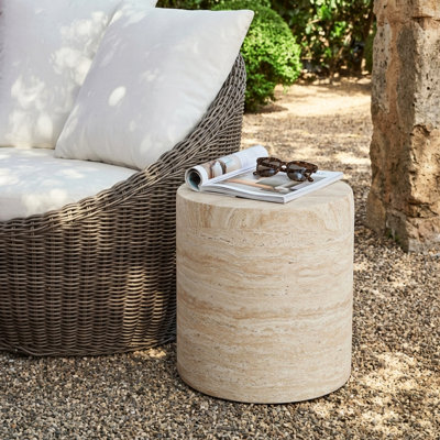Belsy Round Outdoor Side Table , 15.75 " W 15.75 " D