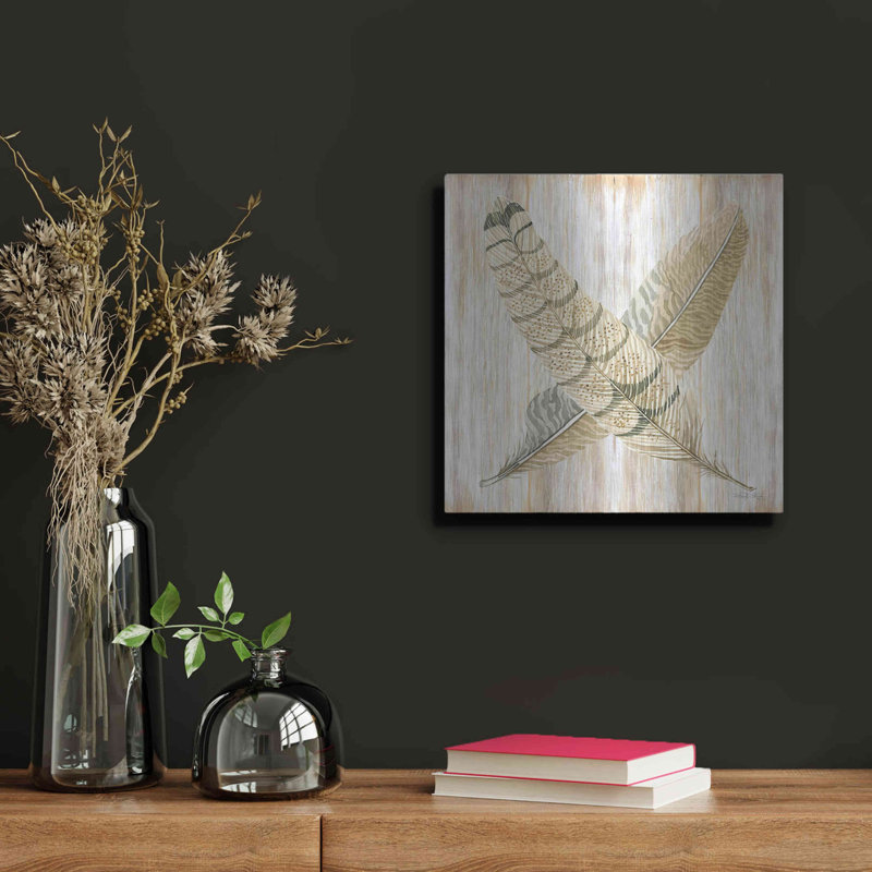 «Feathers Crossed I» par Cindy Jacobs, H 12 po x l 12 po