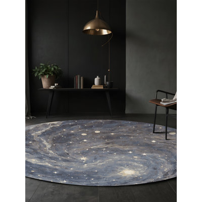 Tapis gris soyeux et moelleux