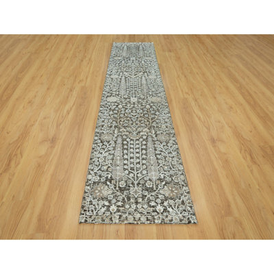 Tapis de couloir gris nouvel âge en laine 2 pi 6 po x 10 pi Carletha