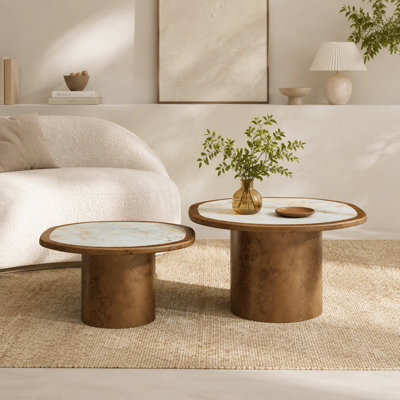 Ensemble de tables basses irrégulières avec plateau en pierre frittée et placage de bois de ronce