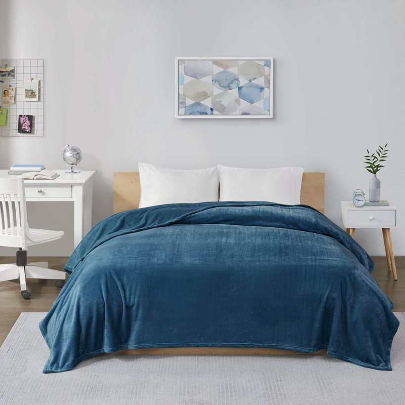 King Aqua Plush Reversible Machine Washable Blanket