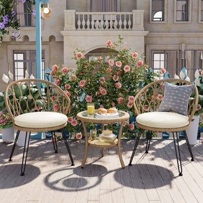 Ensemble de loisirs d'extérieur, 2 chaises simples en rotin avec une table ronde en verre, parfaitement adaptées aux patios, balcons et cours