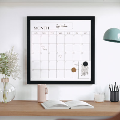Tableau magnétique effaçable à calendrier mensuel Thomas Martha Stewart avec cadre en grain de bois, marqueur effaçable à sec et 2 aimants