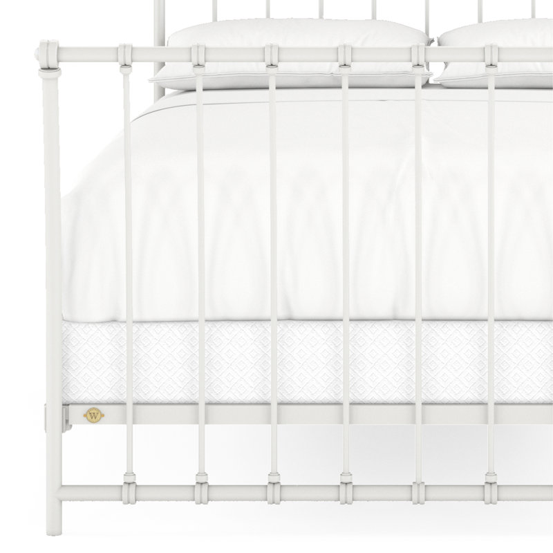 142 Altro Bed | Complete Sleigh, Gloss White, Queen