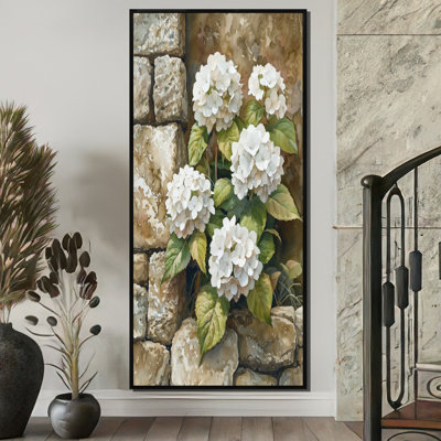 «Hydrangeas By The Stone Wall» - impression sur toile d'hortensias