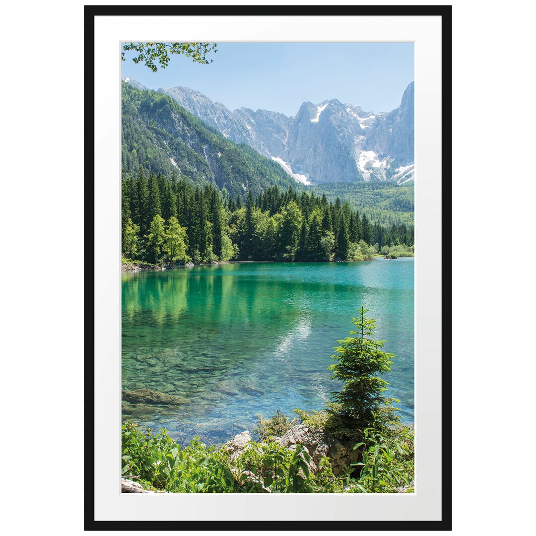 Gerahmtes Poster Bergsee mit Wald