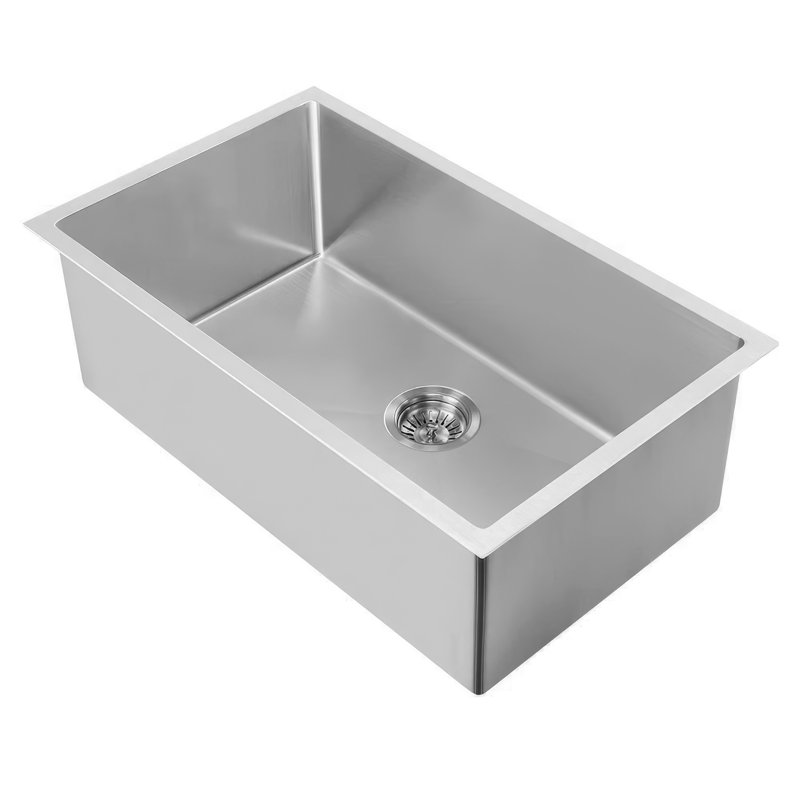 Noah Plus 30" L x 18" W Undermount Kitchen sink with Basket Strainer