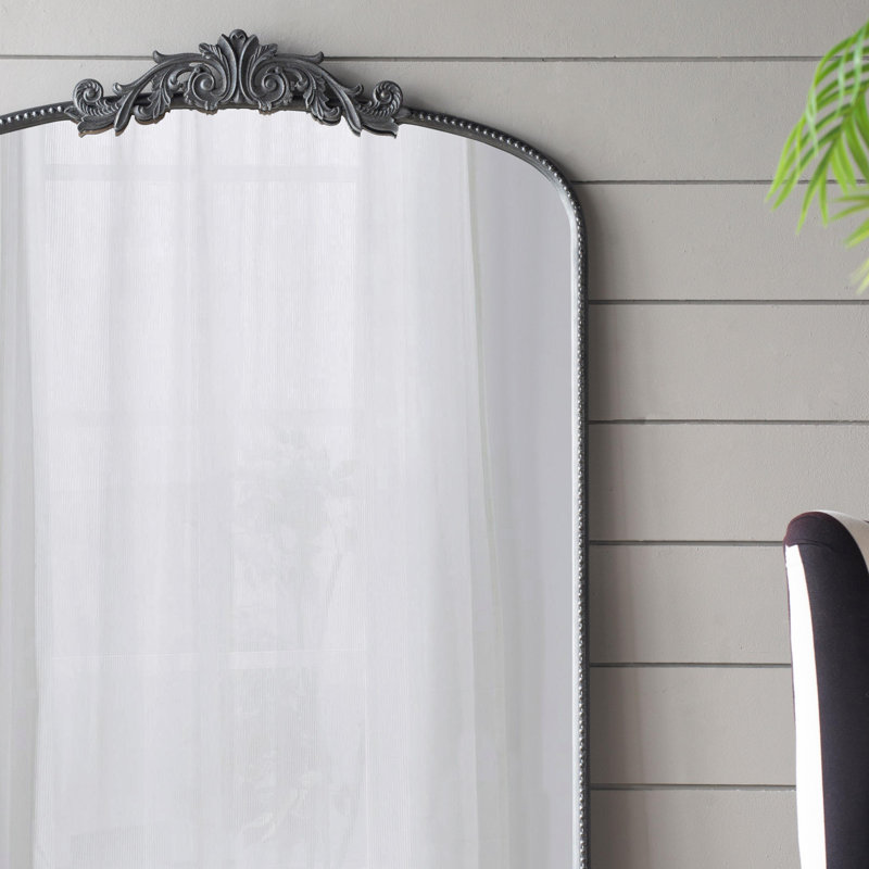 Miroir d'appoint, Noir