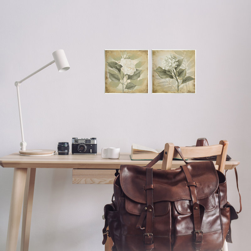 «Aubergine White Hydrangeas», ensemble de 2 plaques murales par Lanie Loreth