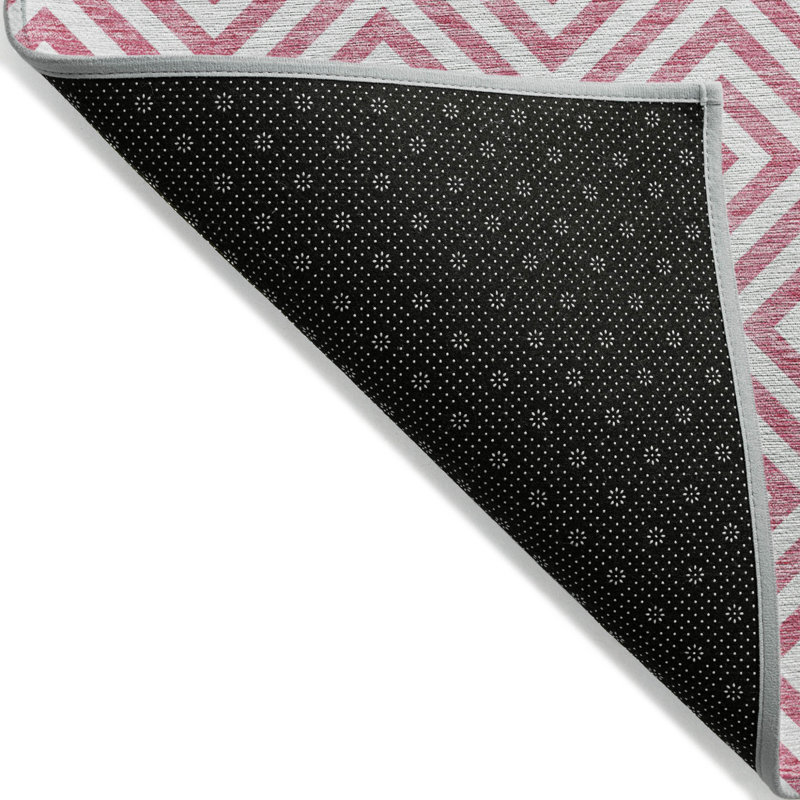 Tapis intérieur lavable à motif géométrique rose et ivoire 5 pi x 8 pi