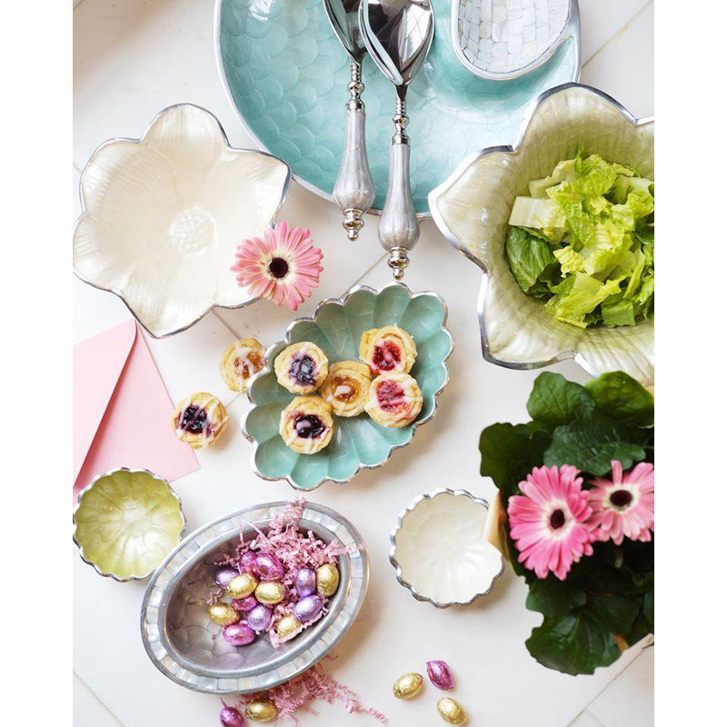 Lily Serving Bowl, Gold Snow