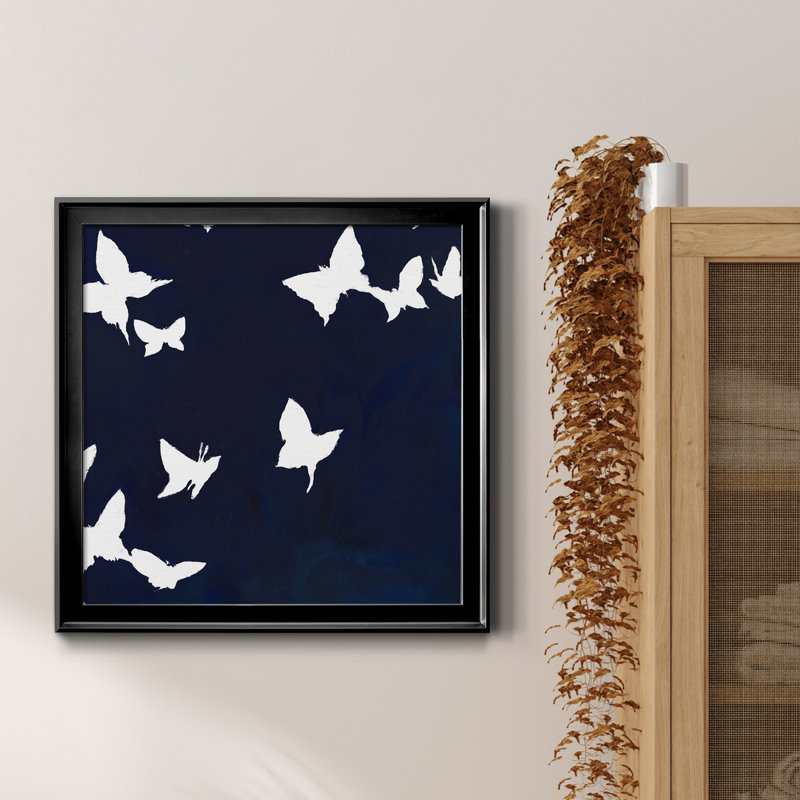 «All Aflutter IV», reproduction d'art sur toile encadrée, H 17,5 po x l 17,5 po x P 1,5 po, Encadré de bois de noyer