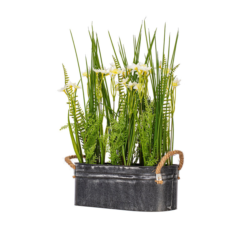Arrangement floral en pot jonquille