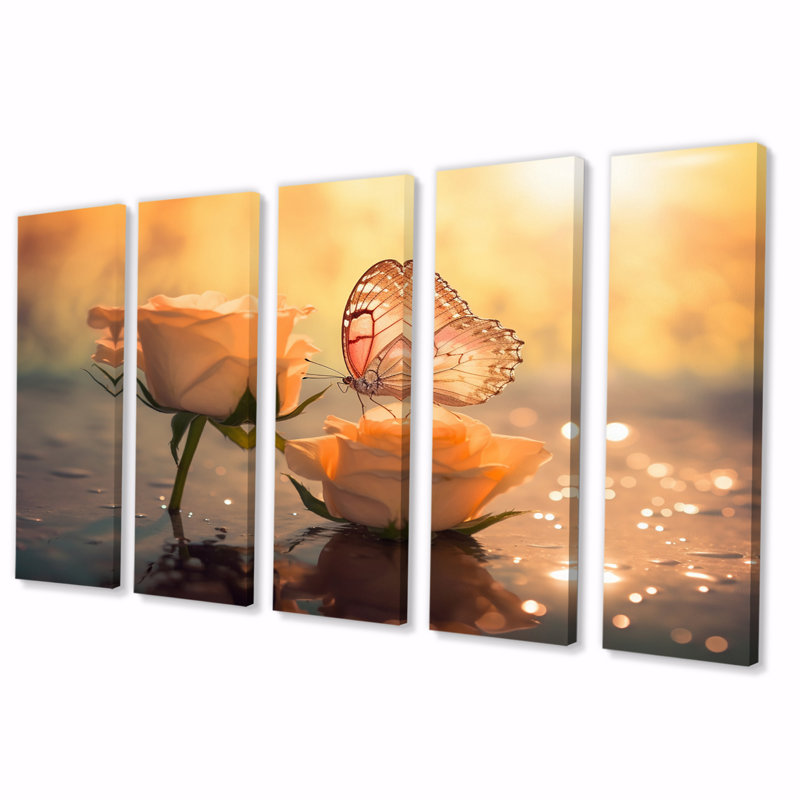 Papillon sur rose rose pendant le lever du soleil I - décoration murale animaux papillon - 5 panneaux égaux