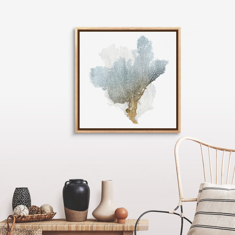 «Delicate Coral III» par Isabelle Z - reproduction d'art sur toile, H 31,25 po x l 31,25 po, Toile avec cadre photo