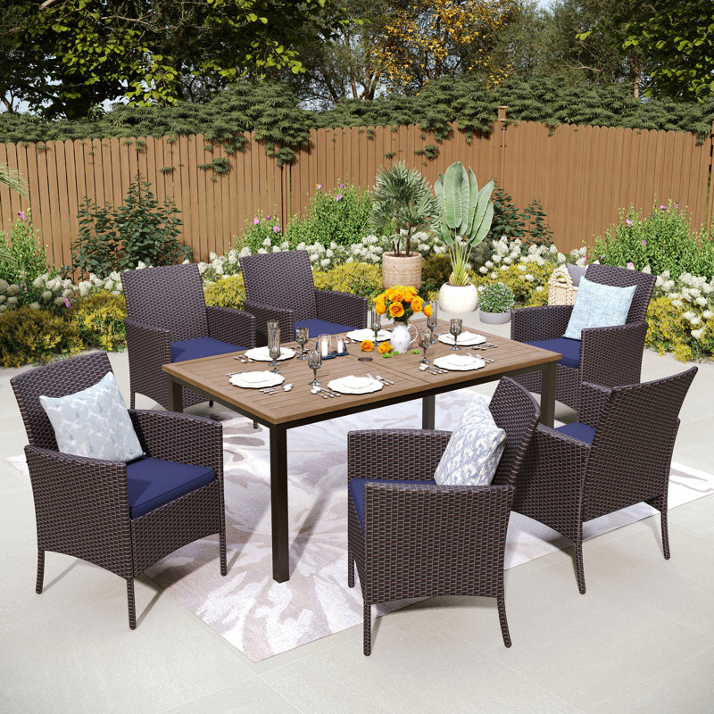Ensemble de salle à manger rectangulaire pour 6 personnes 64 "avec coussins et trou pour parasol Alyah