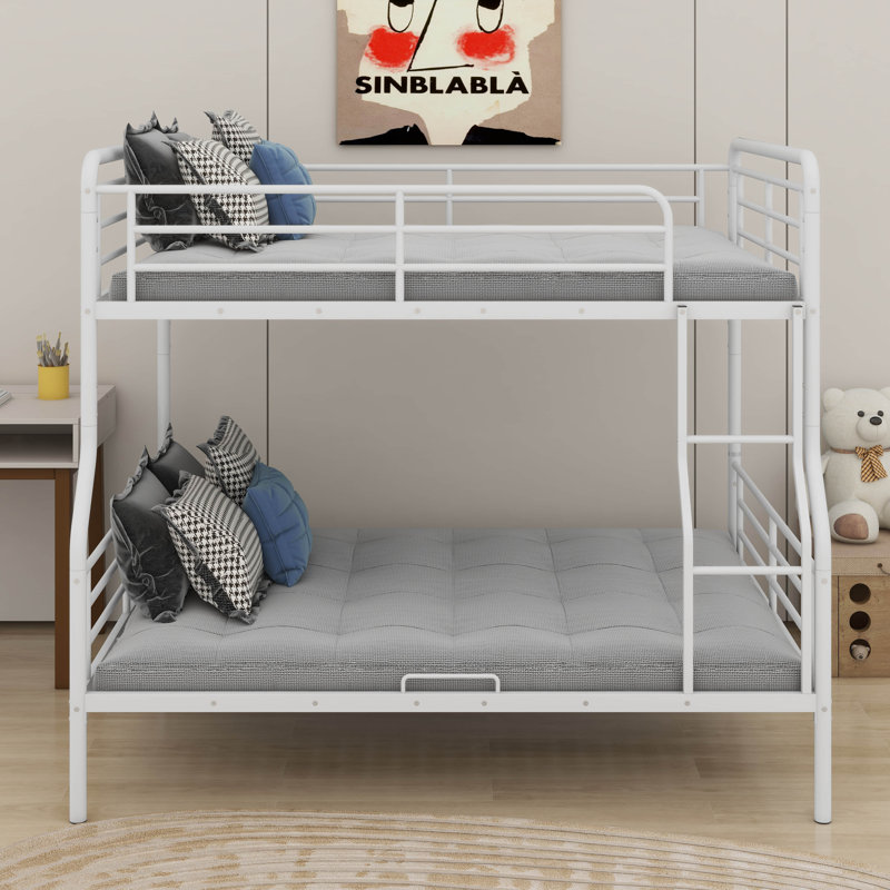 Full XL Over Queen Metal Bunk Bed, Blanc