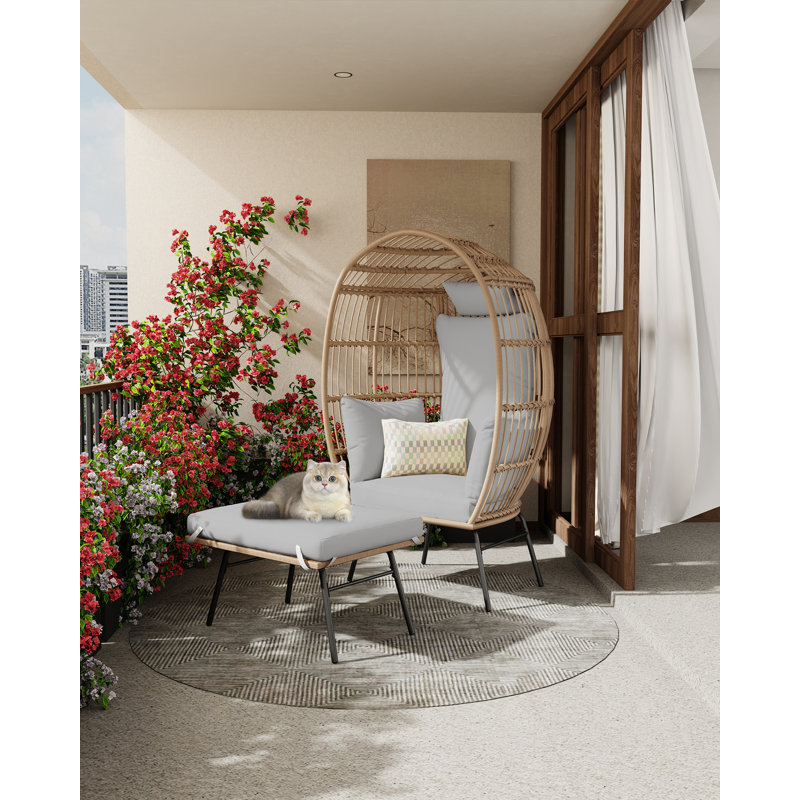 Outdoor Lounge Chair