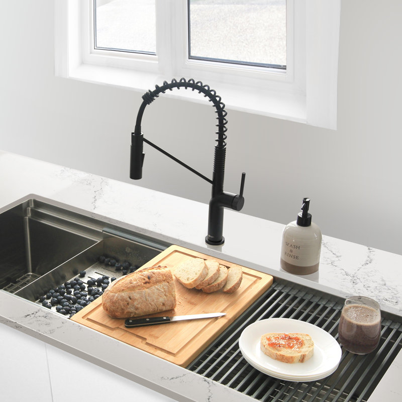 Modern Faucet Stylish Tivoli One-Handle Pull Down Kitchen Faucet, Matte Black