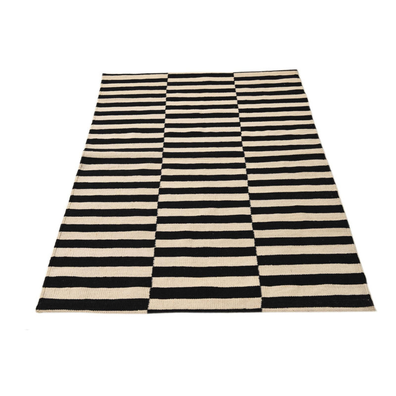 Tapis noir et blanc 3x5 Petrella