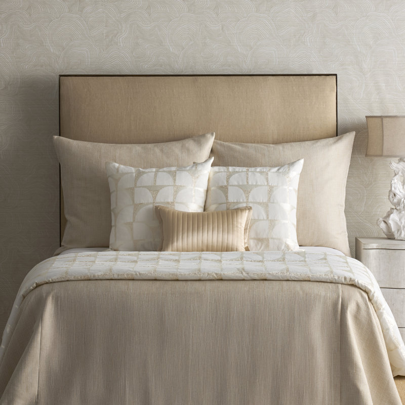 Arches Padded Throw