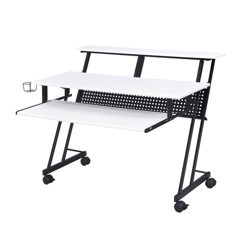 Bureau de studio d'enregistrement de musique avec plateau à clavier, Blanc