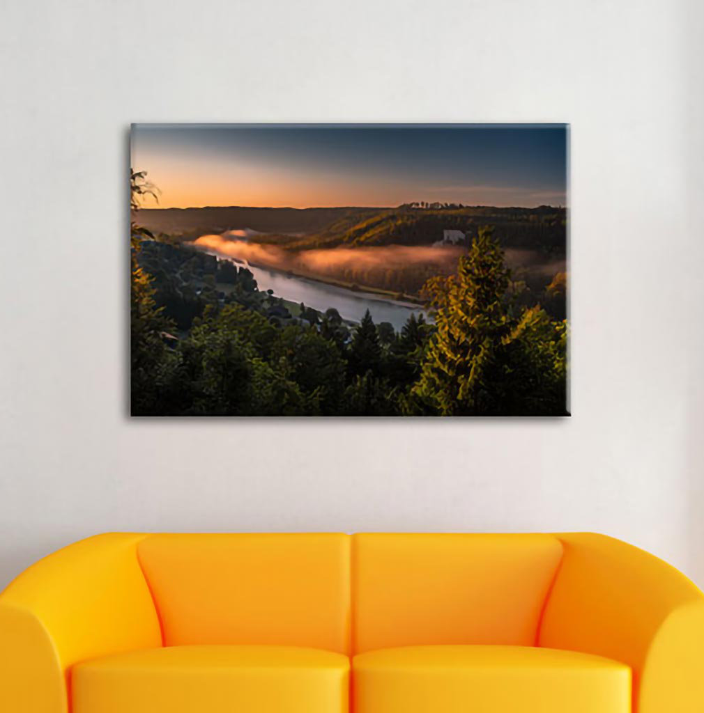 Leinwandbild Nebel über Fluss in Waldlandschaft