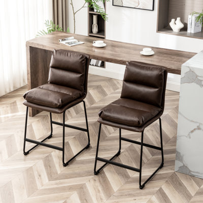 Tabourets rembourrés de 26 po, de 2, brun antique, essentiels de salle à manger, similicuir et métal, rembourrés de mousse pour un confort supérieur, comptoir deux, rembourrés, fauteuils d'appoint, rembourrage, base en métal, A