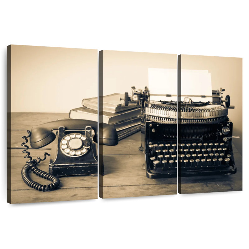 Machine à écrire rétro Alcaraz et téléphone, H 42 po x l 65 po