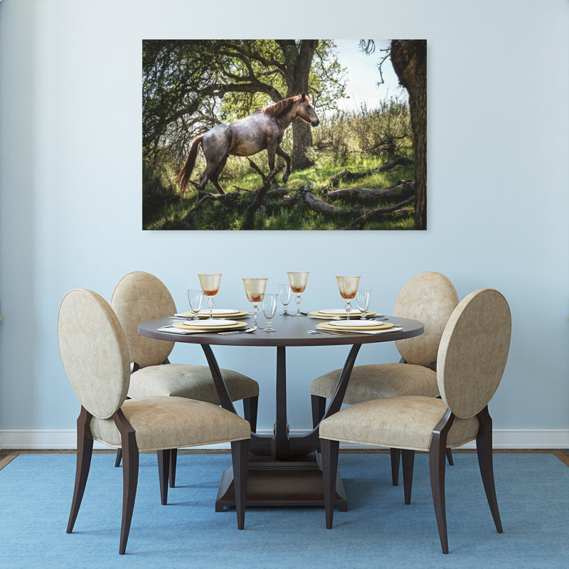 Art sauvage, cheval sauvage dans la forêt, 32" H x 48" W