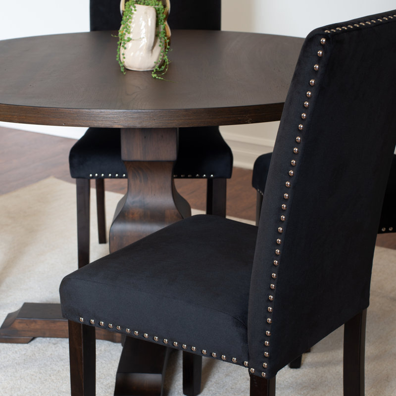 Ensemble repas pour quatre personnes, Noir