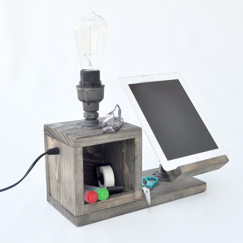 Lampe de table rustique moderne, conception de tuyaux en fer noir, 12,9 x 9,4 x 5,1 pouces | 100% fer, câble de 70,9 pouces avec interrupteur marche / arrêt | Douille E27, parfaite pour un décor de chalet / chalet et un éclairage de fantaisie unique