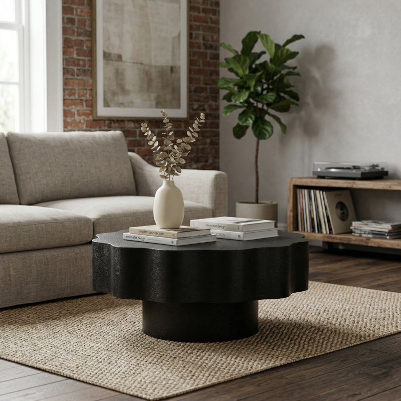 Table basse ronde noire festonnée, Noir