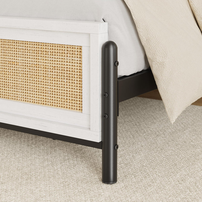 Structure de lit Boho avec tête et pied de lit en rotin naturel, lit plateforme en bois sans sommier, Lit double, Blanc