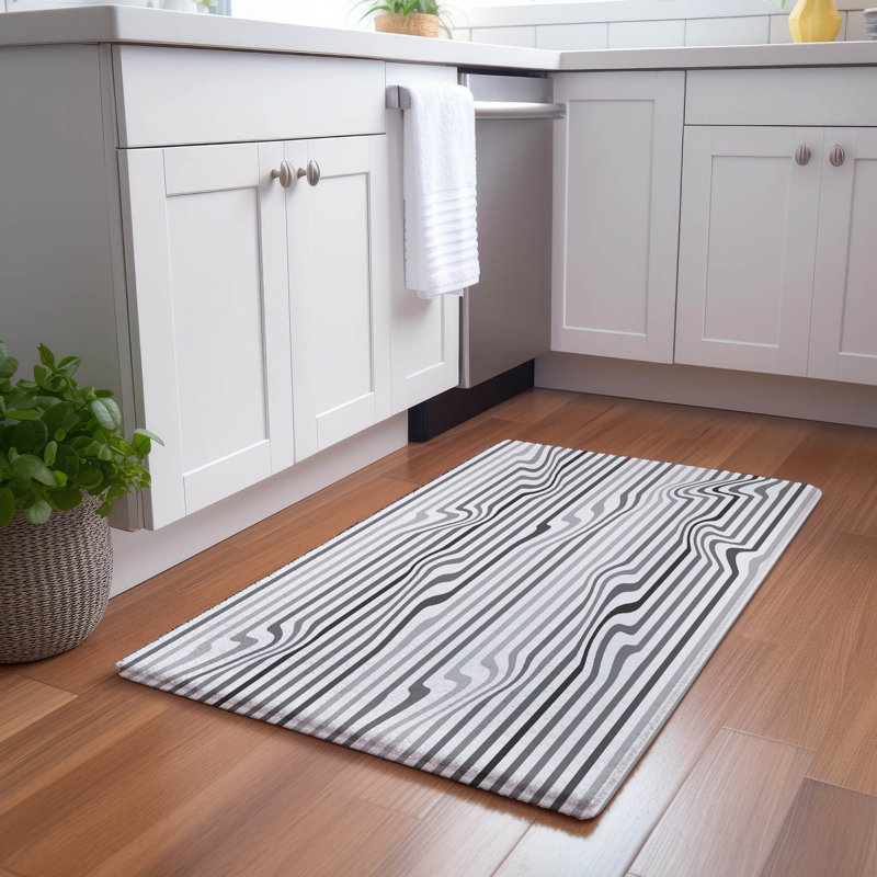 Spectrum White Warp Microfiber Rectangle Washable Rug, Neutrals, Rectangle 3' x 5'