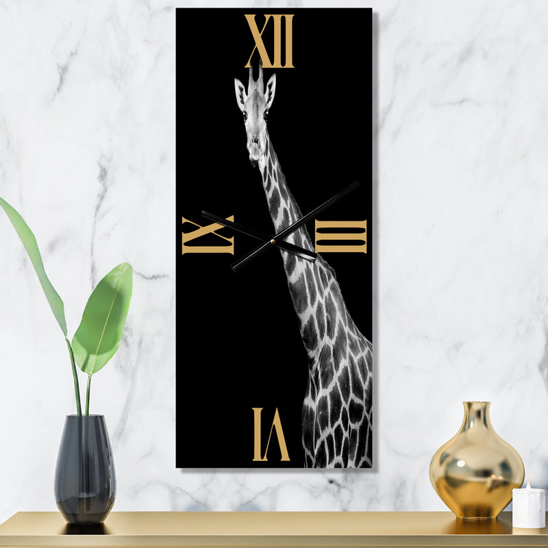Gros plan sur une horloge murale I, Petit